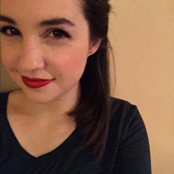Meet your Posher, Allison - Picture 1 of 1